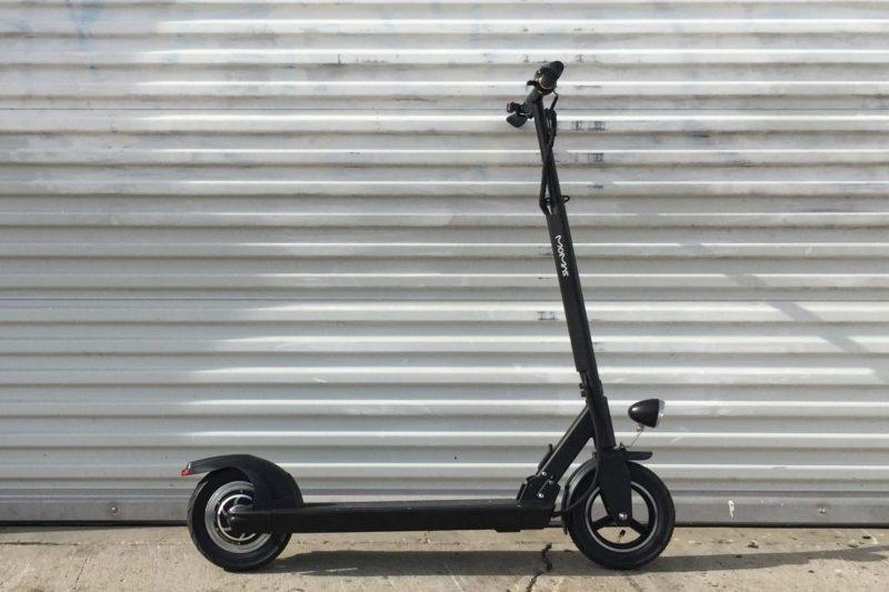 momas-e-scooter-1-0-1200x800-c-default