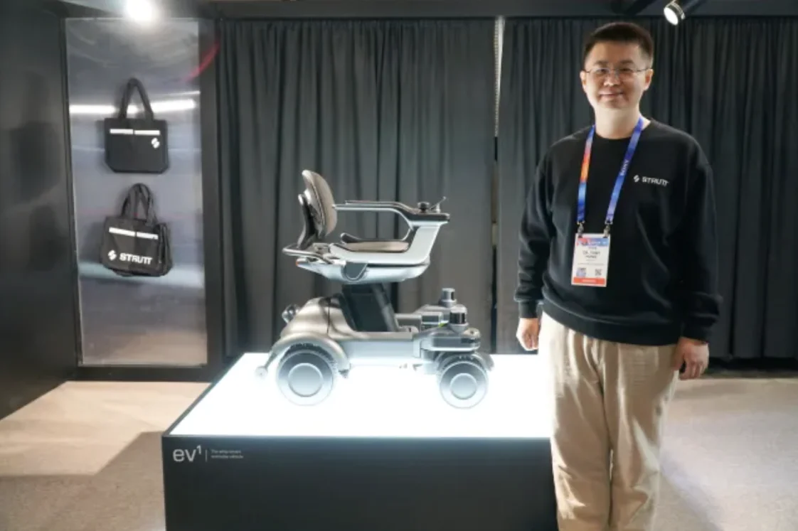 激光雷达+四轮独立驱动，前大疆负责人造了台AI电动轮椅——Strutt ev¹，拿下两大设计奖项！
