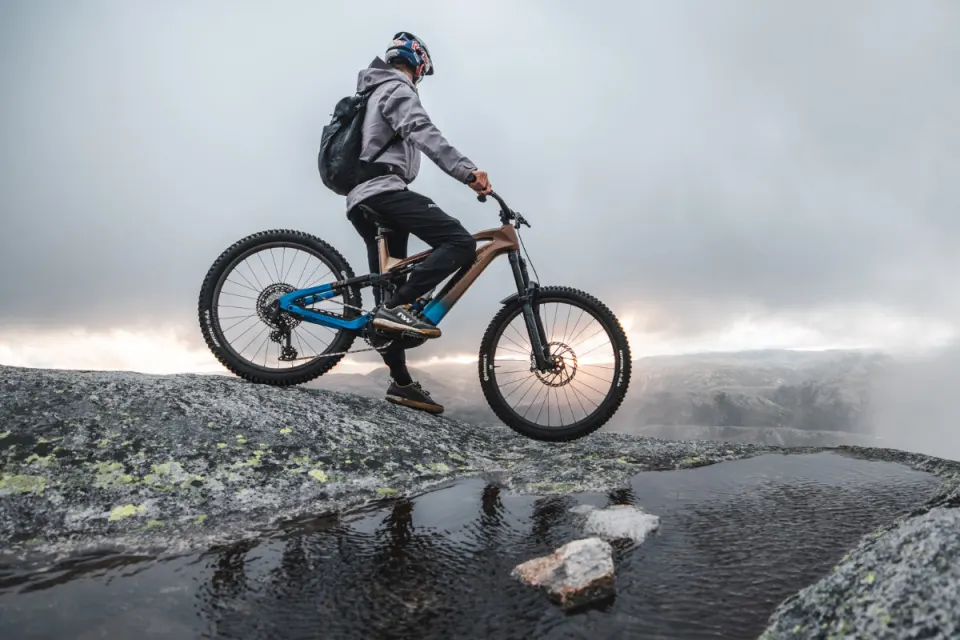 Haibike 推出 2026 款 Hybe CF 11，首搭博世“赛车级”电机，性能炸裂！