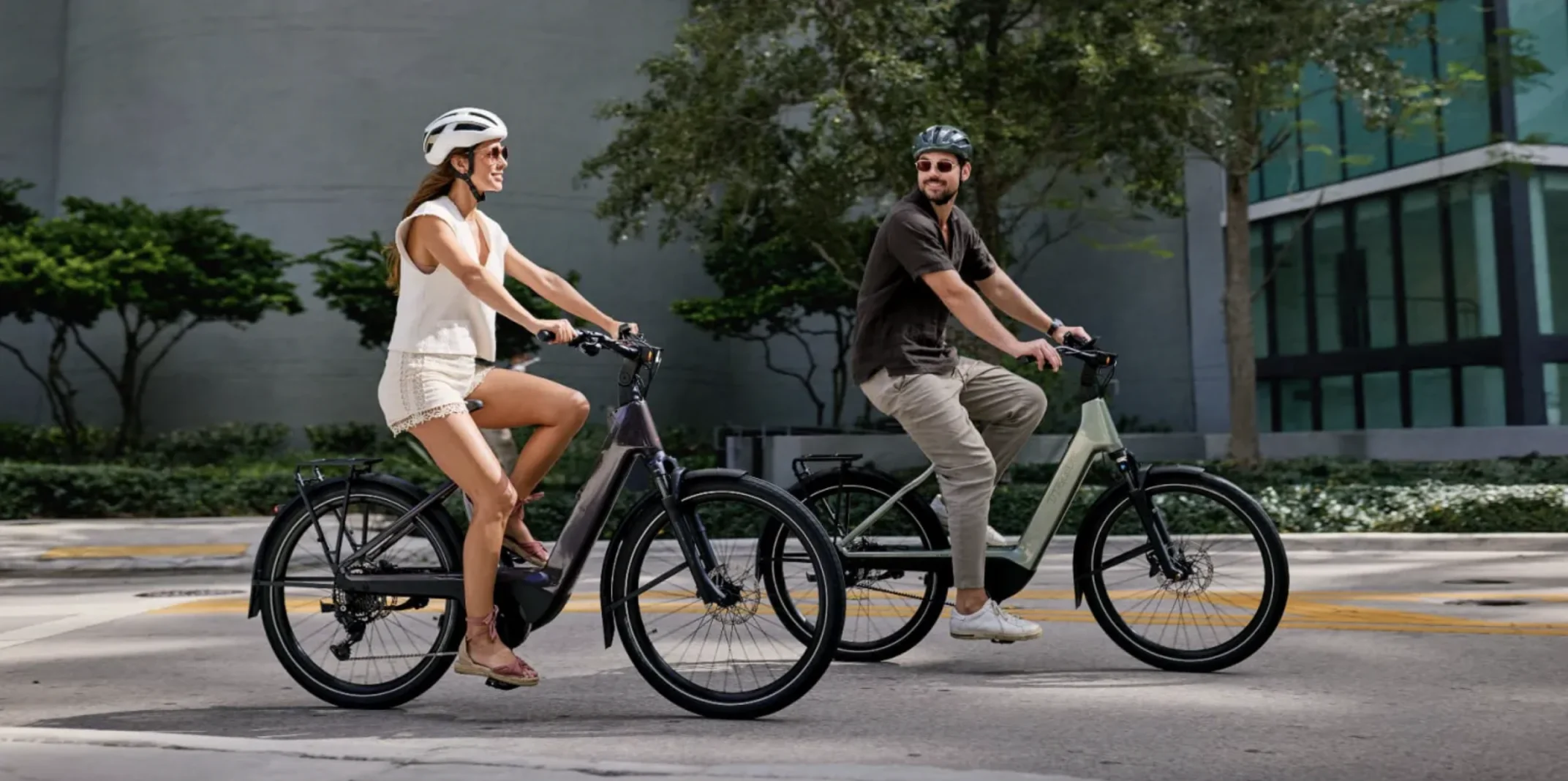 Trek 推出全新城市电动自行车 Charter+ 